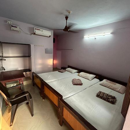 Meera Lodge Chidambaram Exteriör bild