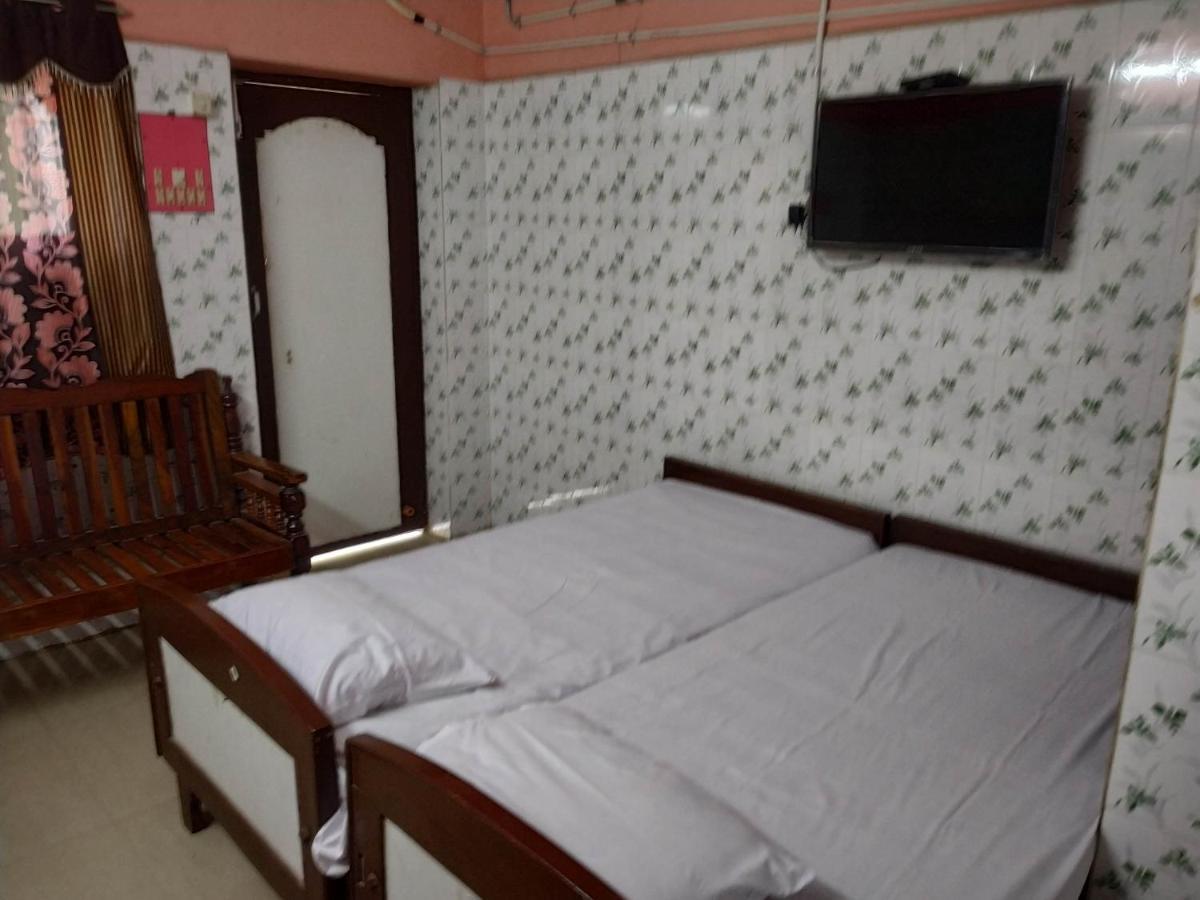 Meera Lodge Chidambaram Rum bild